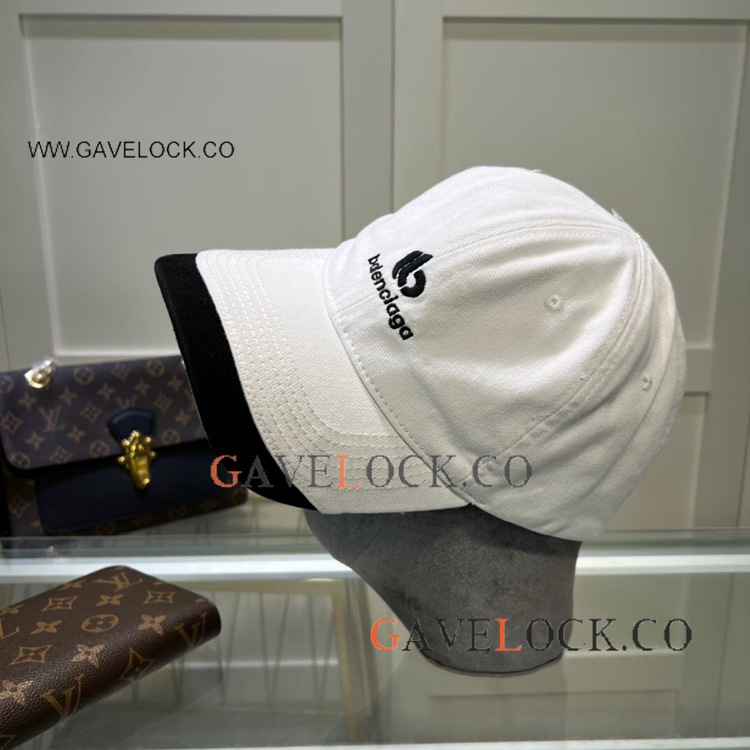 White Peaked Cap 2 color - Casual and generous